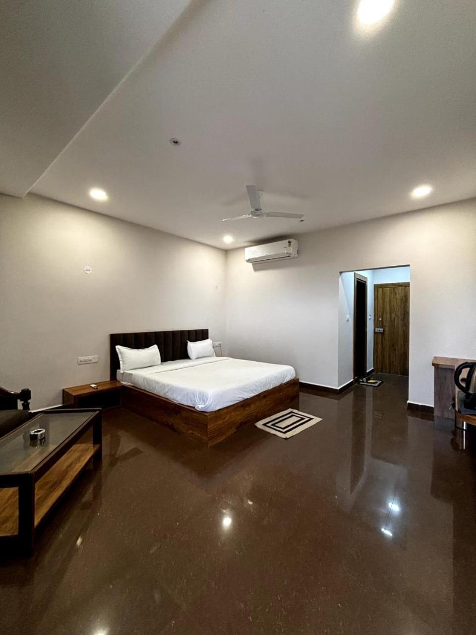 Vamoose Rupmati The Valley Hotel Mandu  Exterior photo