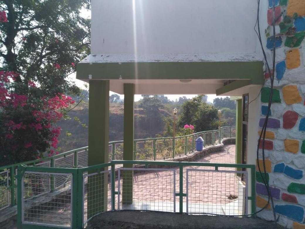 Vamoose Rupmati The Valley Hotel Mandu  Exterior photo